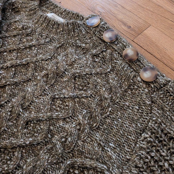 Sézane James Jumper Sweater in Olive - Picture 4 of 5